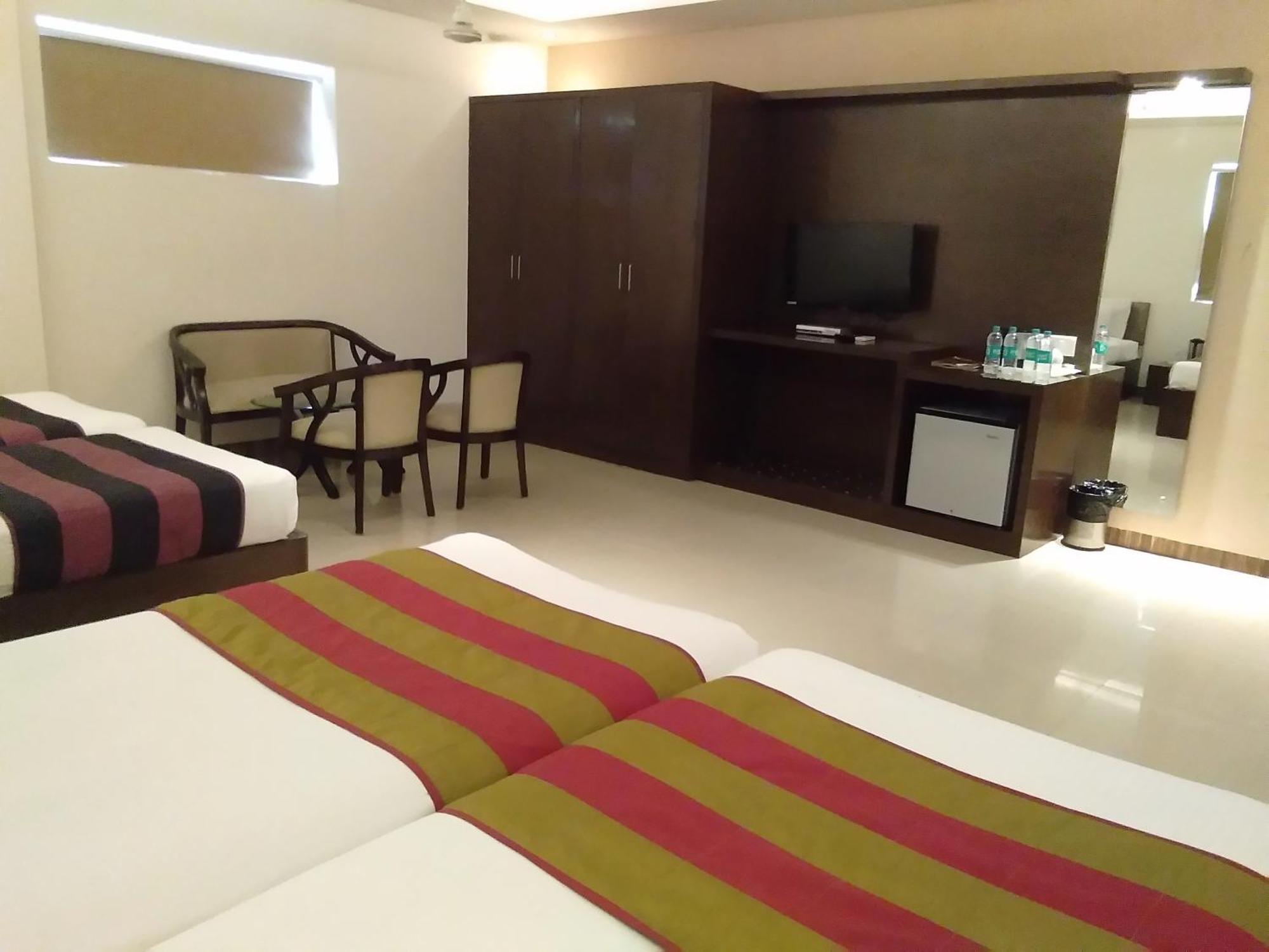 Hotel Karan Vilas Agra  Eksteriør bilde